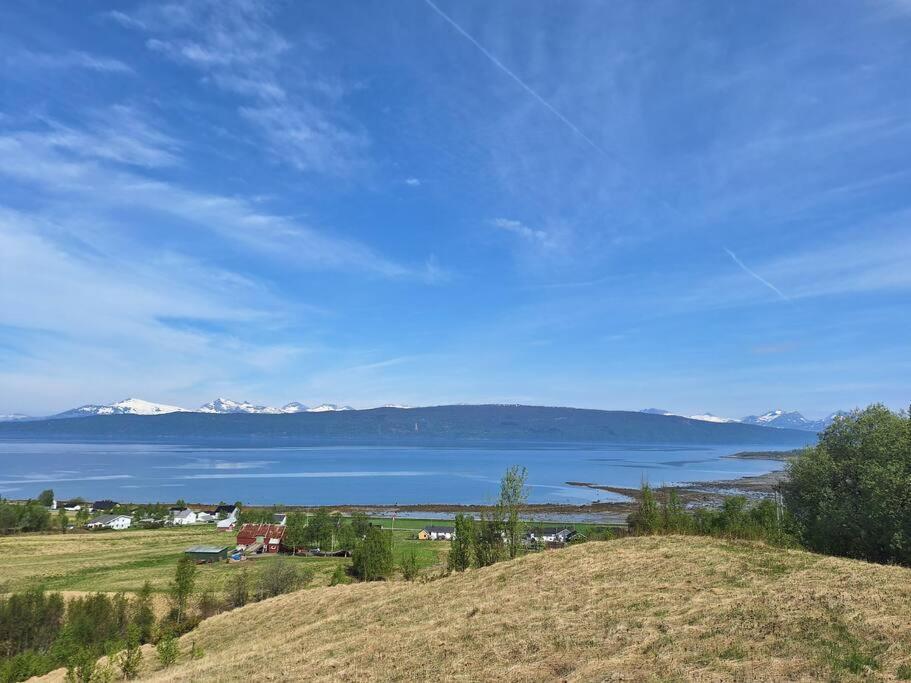 Privat Leilighet Pa Gard Med Badstue Og Nordlys Нарвік Екстер'єр фото